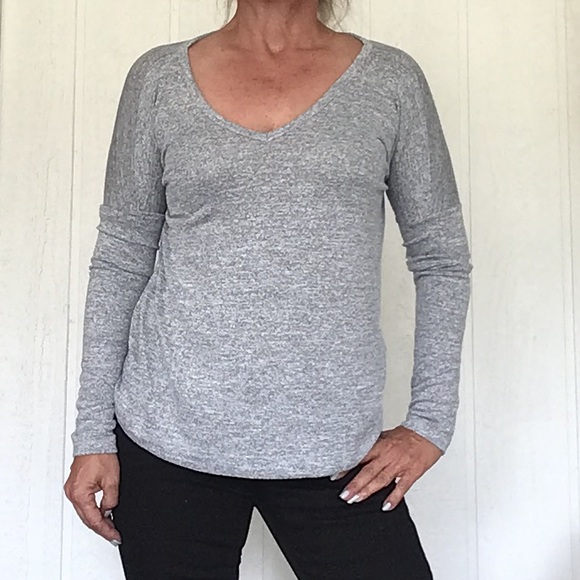 RAG & BONE V NECK LONG SLEEVED TEE SHIRT SMALL - Picture 9 of 14